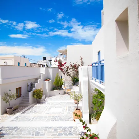 מלון Iria Art 4*