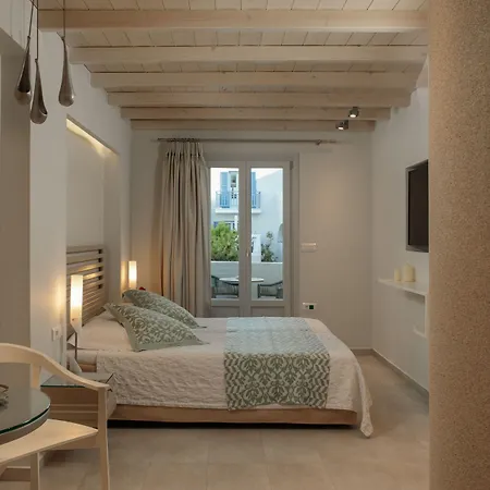 Iria Art מלון 4*