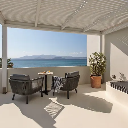 מלון Iria Art 4*