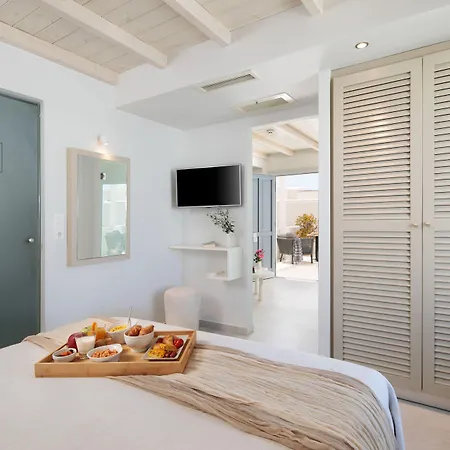 Iria Art Hotel 4*