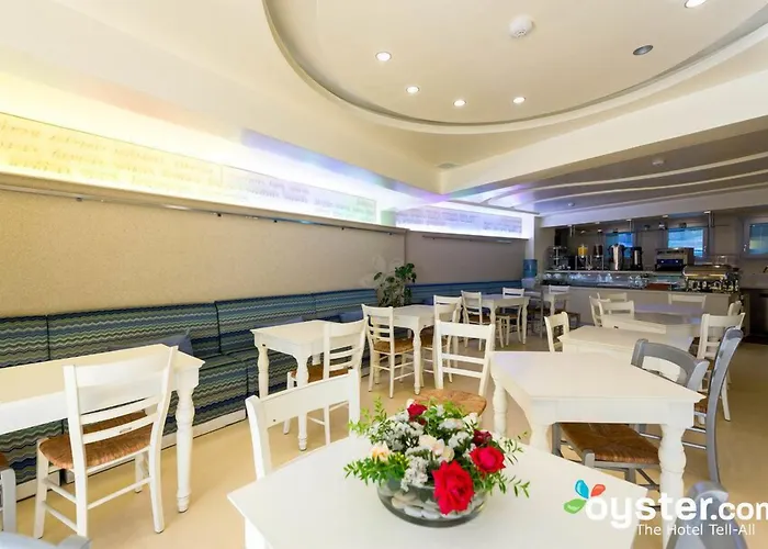 伊里亚海滩艺术酒店